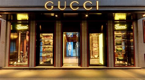 negozi che vendono cinture gucci|negozio gucci.